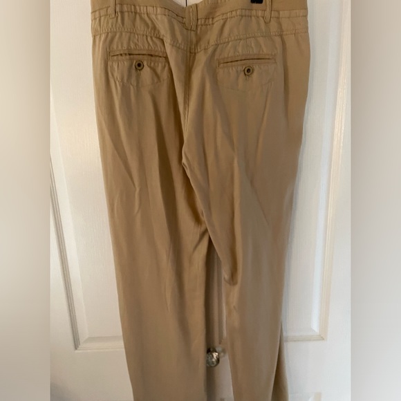Guess tan lightweight pants size 32 - Picture 3 of 6
